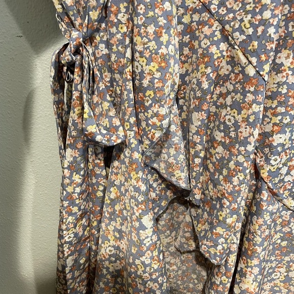 NWT Simplee MIdi length Wrap Dress Size M - Picture 3 of 6